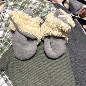 Zutano Gray and Cream Fleece Baby Mittens